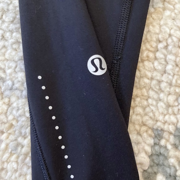 Lululemon Fast & Free Crops size 4 - Picture 5 of 6